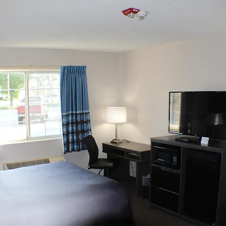 Super 8 By Wyndham Gardner Hotel Exterior photo