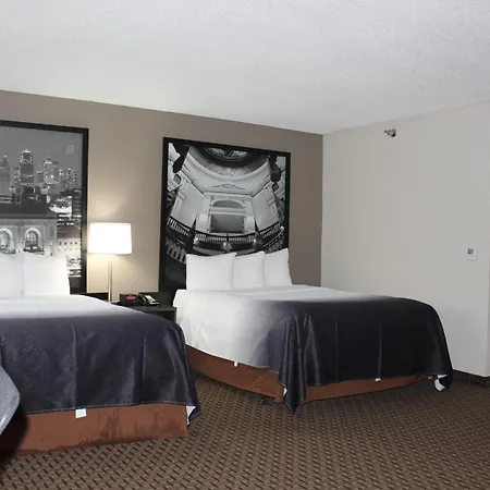Super 8 By Wyndham Gardner Hotel Exterior photo