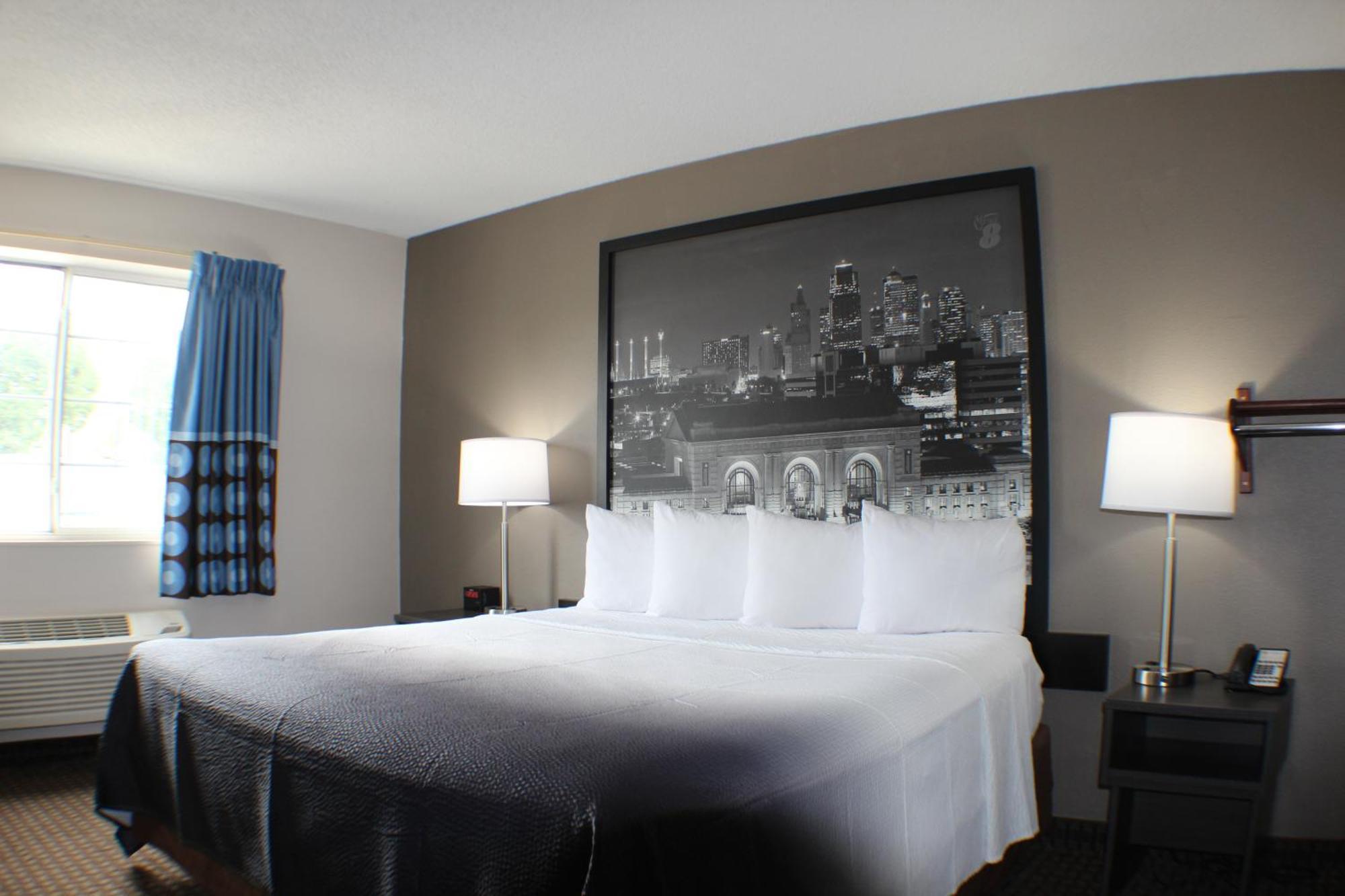 Super 8 By Wyndham Hotel 2*