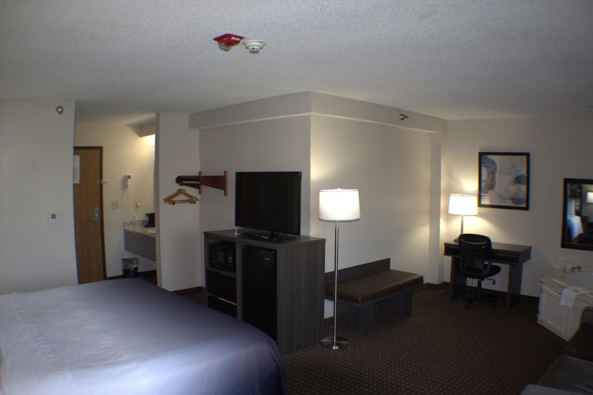Super 8 By Wyndham Hotel