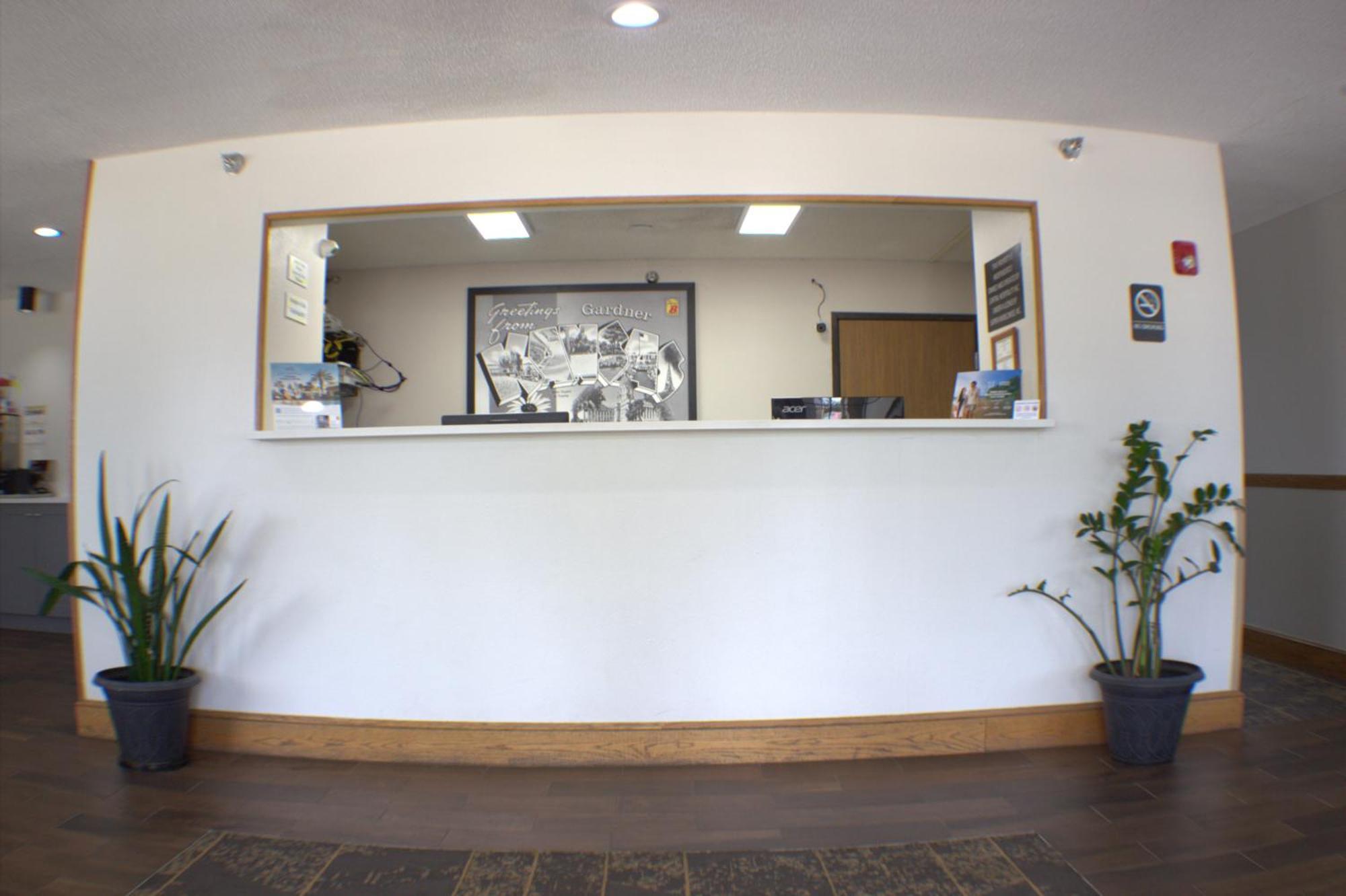 Hotel Super 8 By Wyndham Gardner