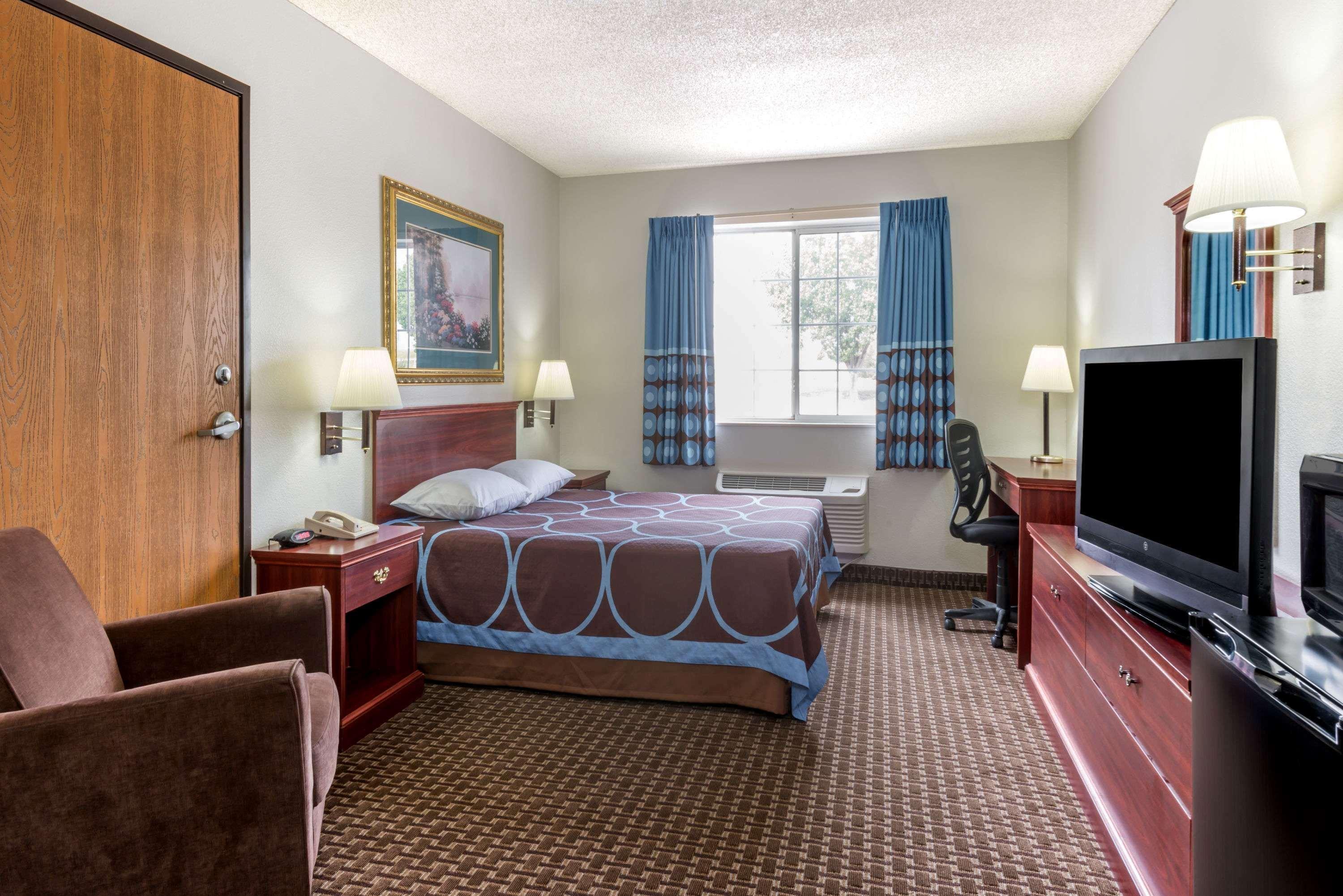 Super 8 By Wyndham 2* Gardner