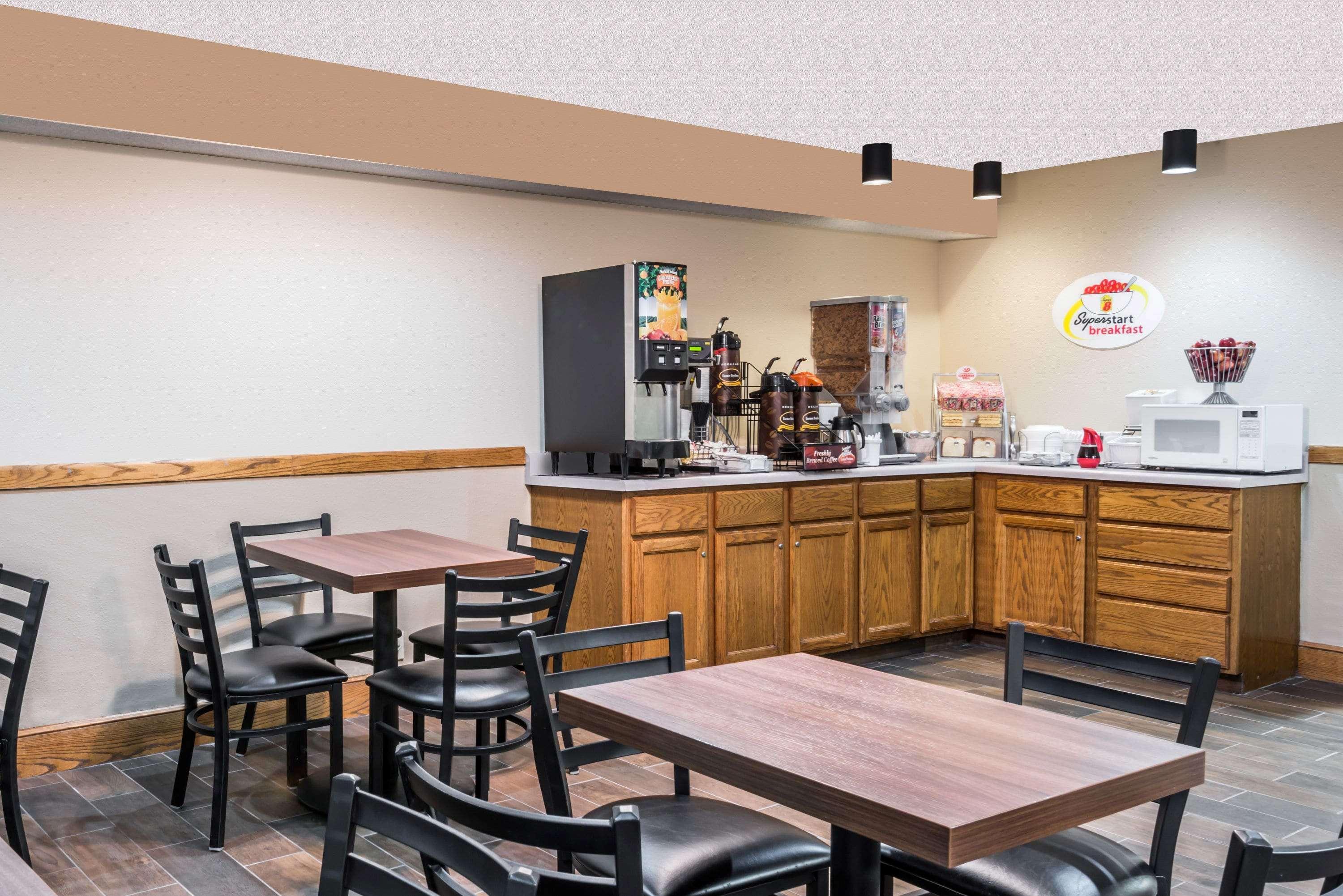Hotel Super 8 By Wyndham 2*