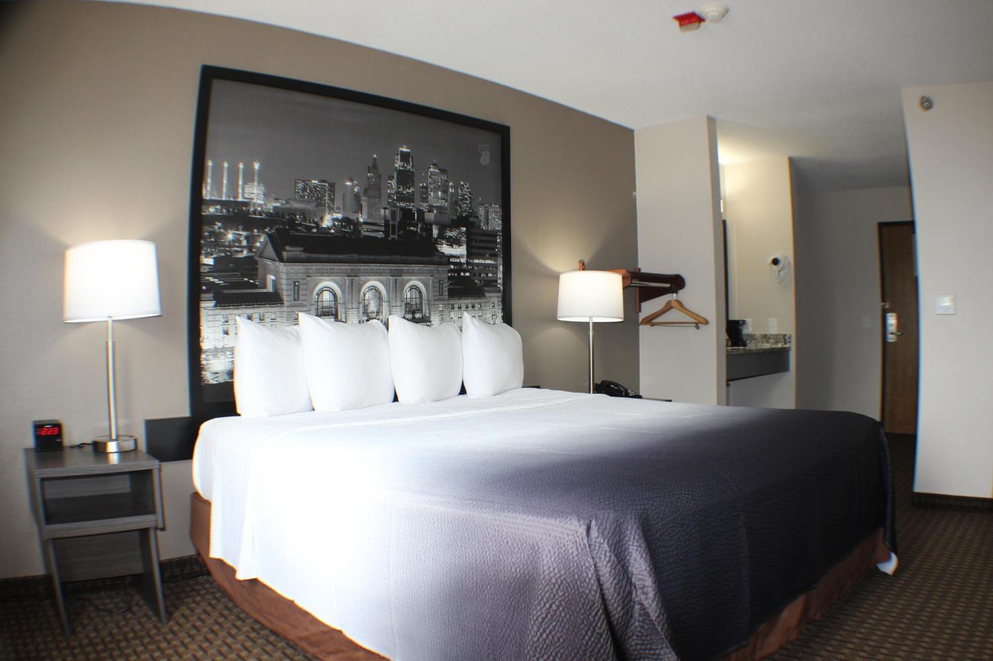 Hotel Super 8 By Wyndham 2*
